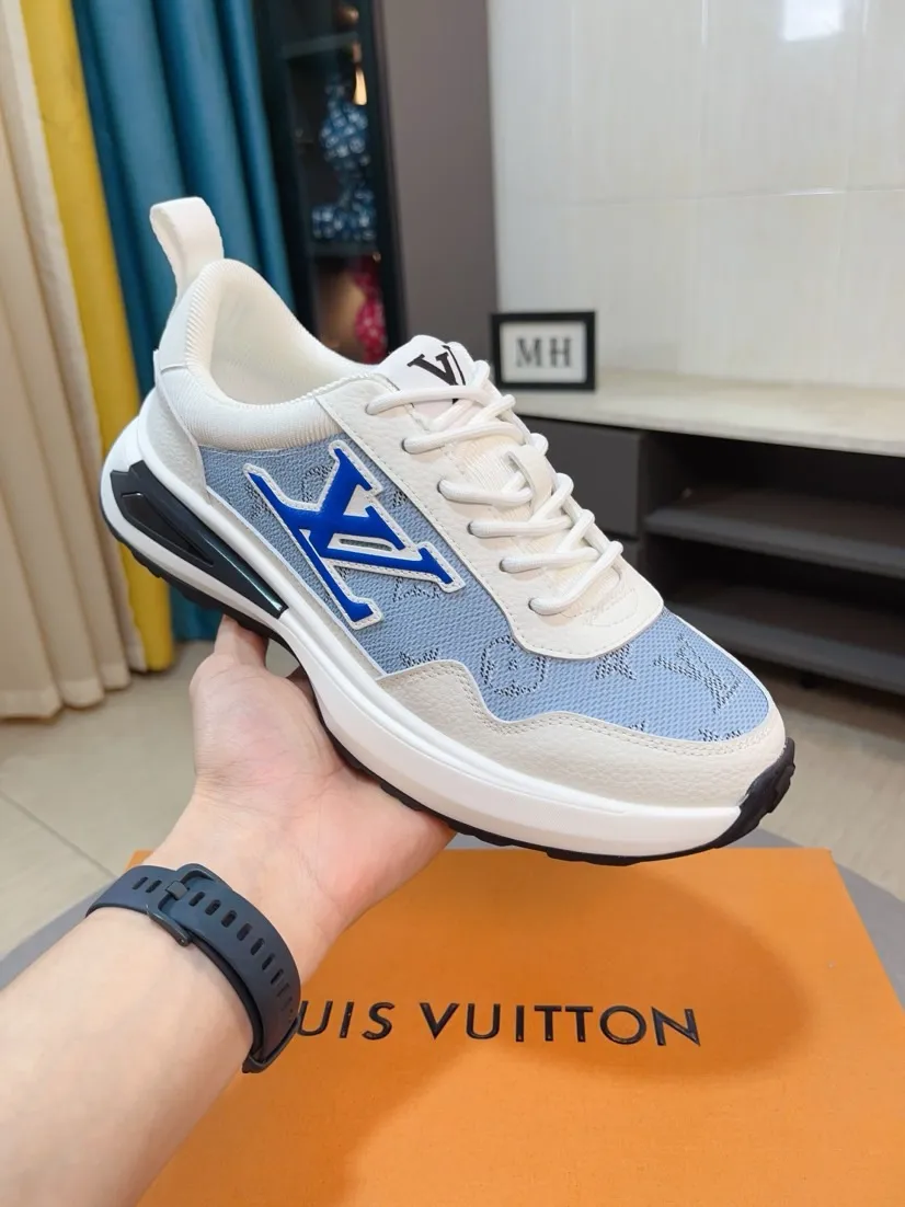 Men's shoes💰458🌸🌸【LV】Louis Vuitton🔍Top Purchasing Agency🇮🇹 Lu Street Fashion God's new sports shoes are coming and are on sale at the counter simultaneously. Original factory configuration, original cowhide fabric imported from Italy, high-quality embossed splicing complex process, sports fashionista, imported water-dyed sheepskin lining, sole: Wang Yuan factory specializes in original sole super comfortable, original factory follow-up goods 🔍🔍High quality, you can enter and leave the counter at will, welcome to compare and synchronize with the counter, code number 38-44, 45 customized
